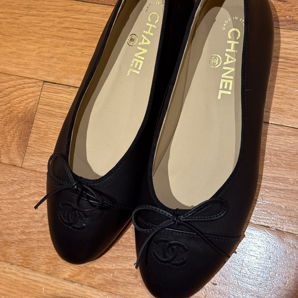 Classic Black Leather Flats(read description) - Picture 3 of 3